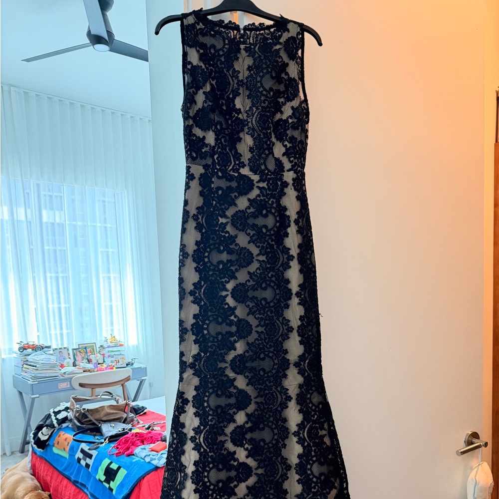 Alice + Olivia Beige and Black Lace Dress